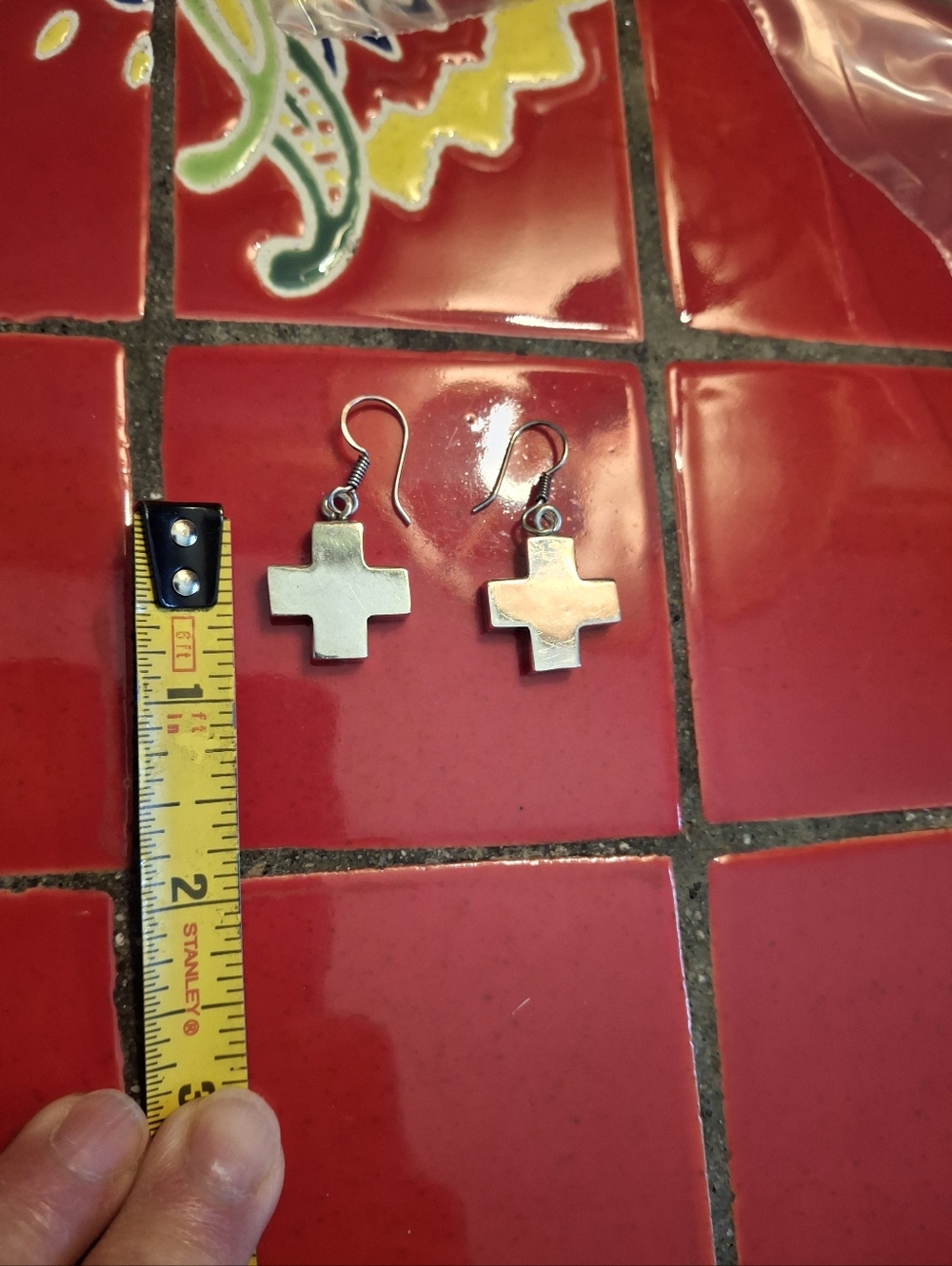Silver CROSS EARRINGS 3/4" 750/1000 Silver Vintge Not Hollow Excellent Pre-owned - Picture 5 of 8